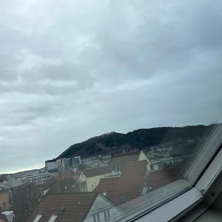 Kong Oscars Apartman *