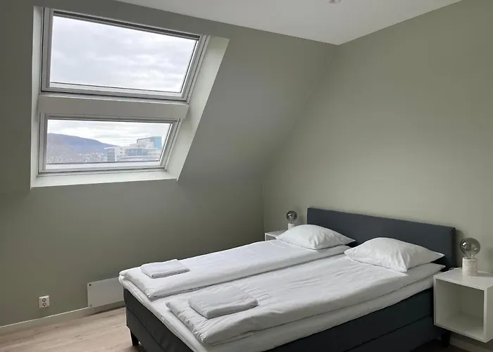 Kong Oscars Apartment