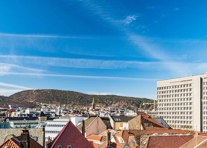 Kong Oscars Apartment *