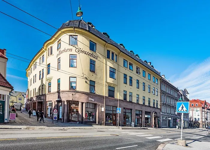 Kong Oscars Apartment *