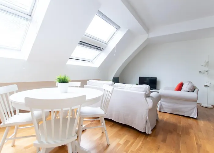 Apartment Kong Oscars *